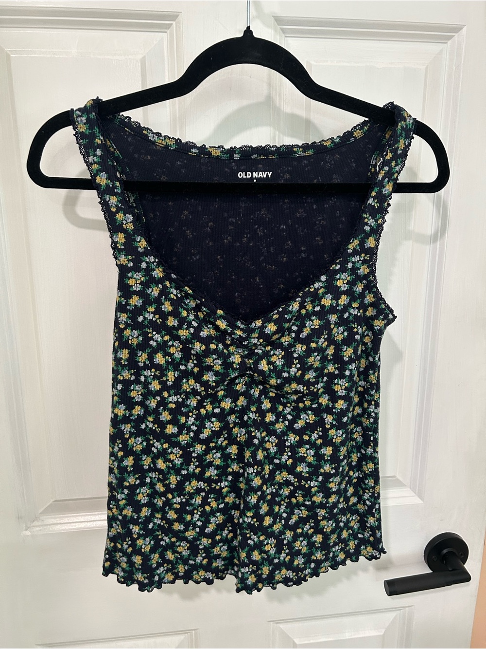 Old Navy Floral Tank Top with lace scalloping